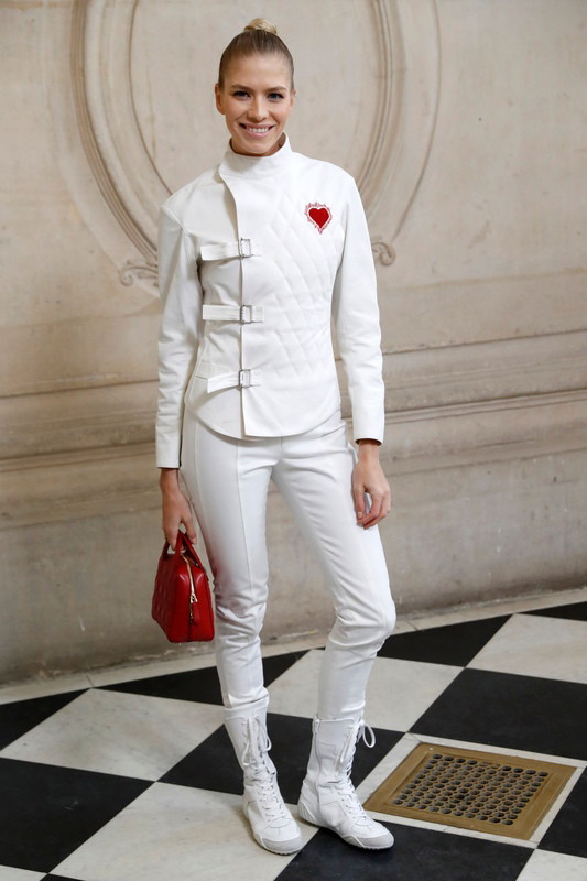 Gwiazdy na pokazach mody haute couture wiosna-lato 2017: Elena Perminova na pokazie Dior
