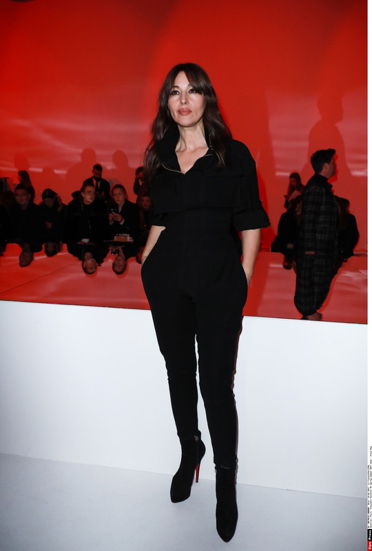 Gwiazdy na pokazach mody haute couture wiosna-lato 2017: Monica Bellucci na pokazie Alexandre Vauthier