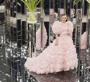 Suknie ślubne z pokazów haute couture wiosna-lato 2017