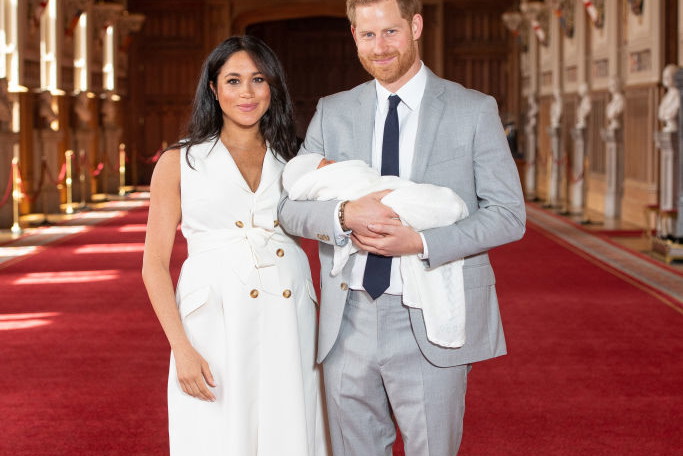Meghan Markle i książę Harry pokazali syna! Jak wygląda dziecko słynnej pary? ZDJĘCIA