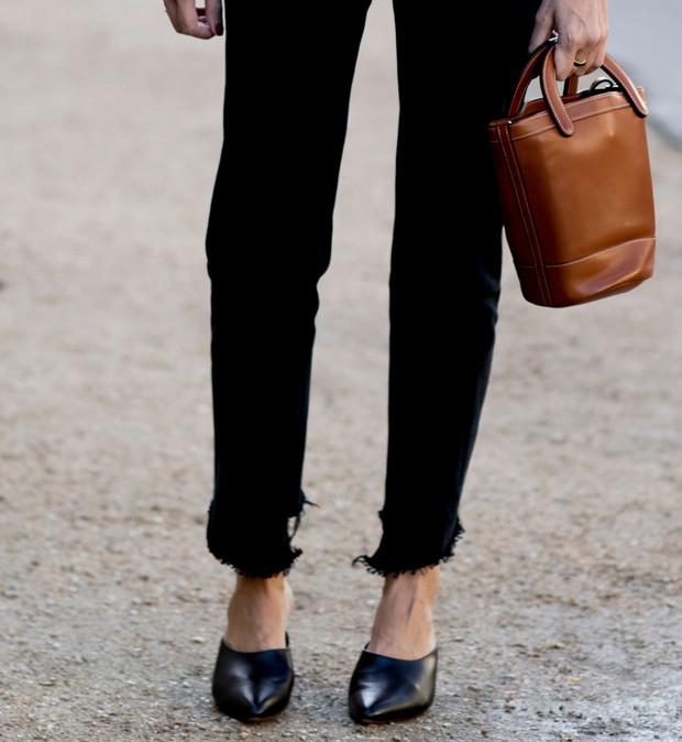 Street fashion: buty i akcesoria gości na tygodniach mody j-z 2017/18