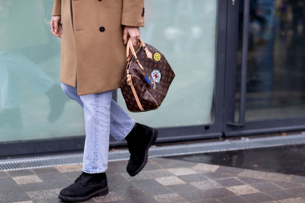 Street fashion: buty i akcesoria gości na tygodniach mody j-z 2017/18