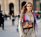 Modne bluzki z falbanami - street fashion