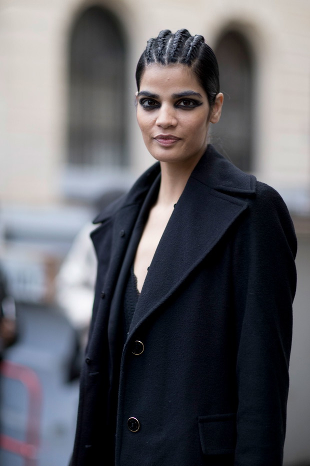Street fashion: modelki off duty na Paris Fashion Week AW17