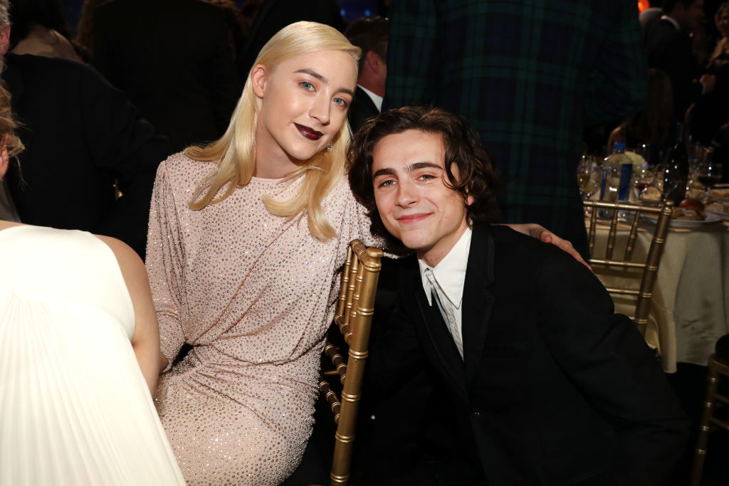 Emma Watson, Saoirse Ronan i Timothée Chalamet w filmie "Małe kobietki". Są już pierwsze zdjęcia z planu