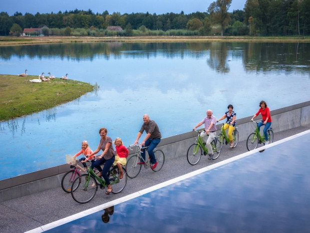 fietsen doorhet water