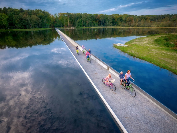 fietsen doorhet water