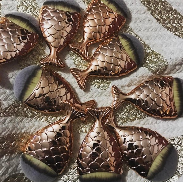Pędzel do makijażu w kształcie ogona syreny - hit na instagramie!