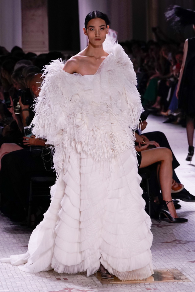 Givenchy : Runway - Paris Fashion Week - Haute Couture Fall/Winter 2019/2020