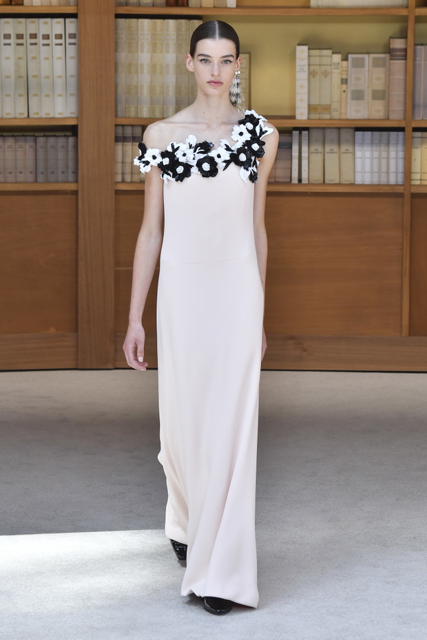 Chanel : Runway - Paris Fashion Week - Haute Couture Fall/Winter 2019/2020