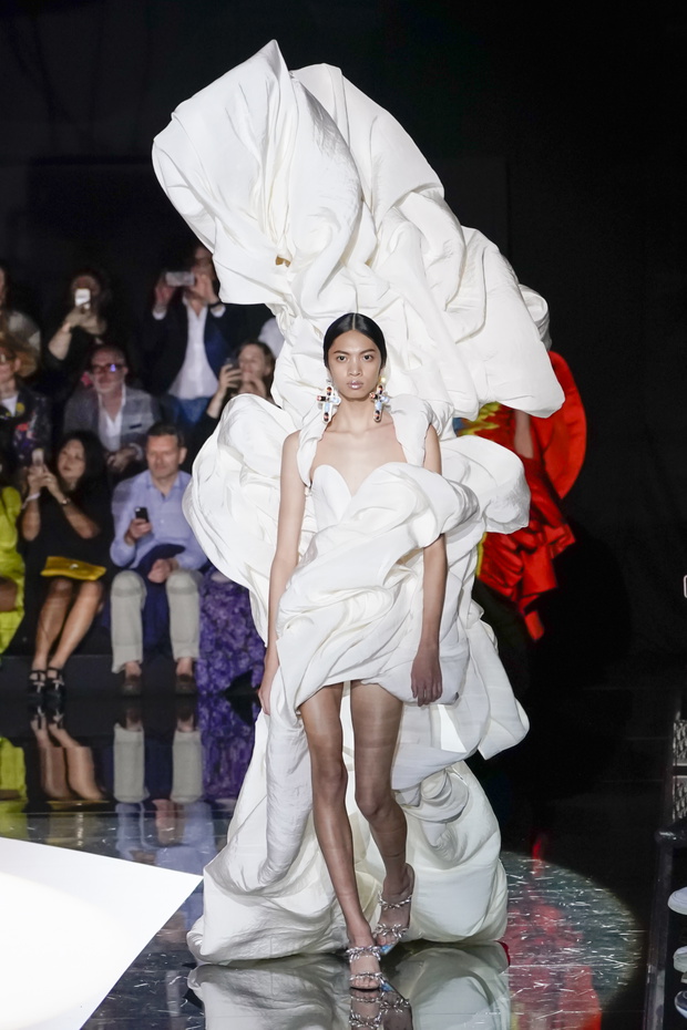 Schiaparelli : Runway - Paris Fashion Week - Haute Couture Fall/Winter 2019/2020
