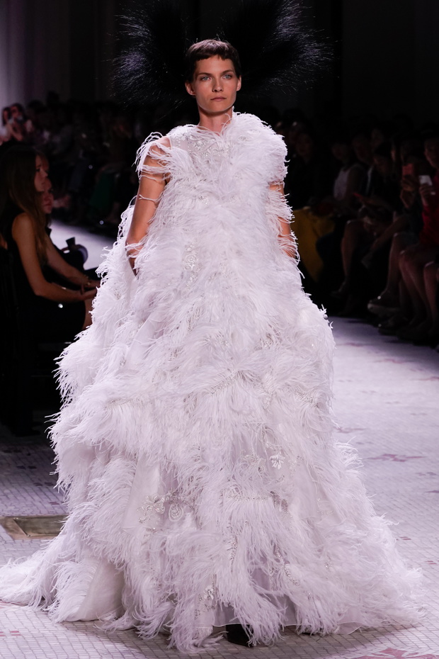 Givenchy : Runway - Paris Fashion Week - Haute Couture Fall/Winter 2019/2020