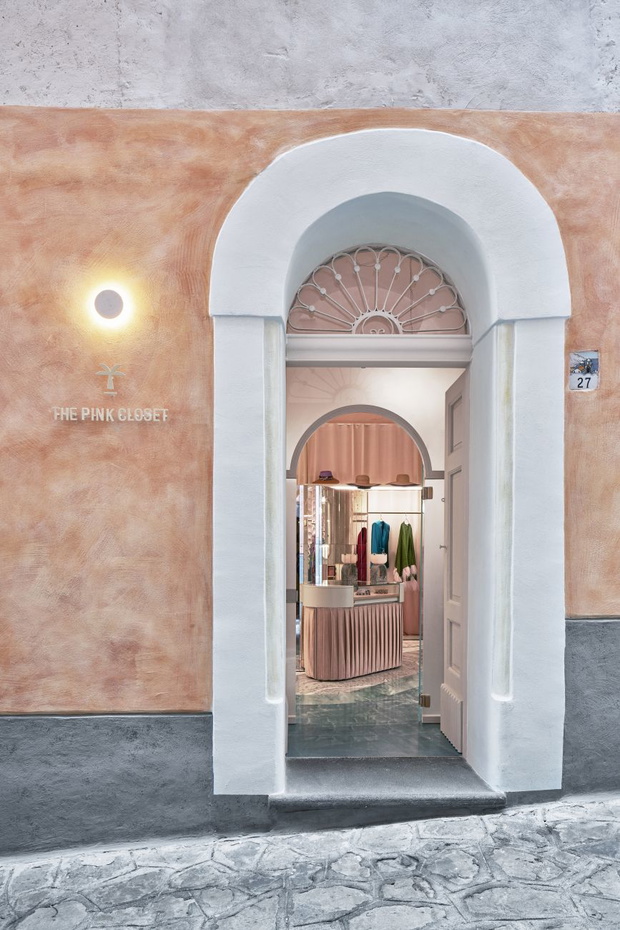 pink-closet-rozowy-butik-w-palazzo-avino-projekt-cristina-celestino-1886ce8
