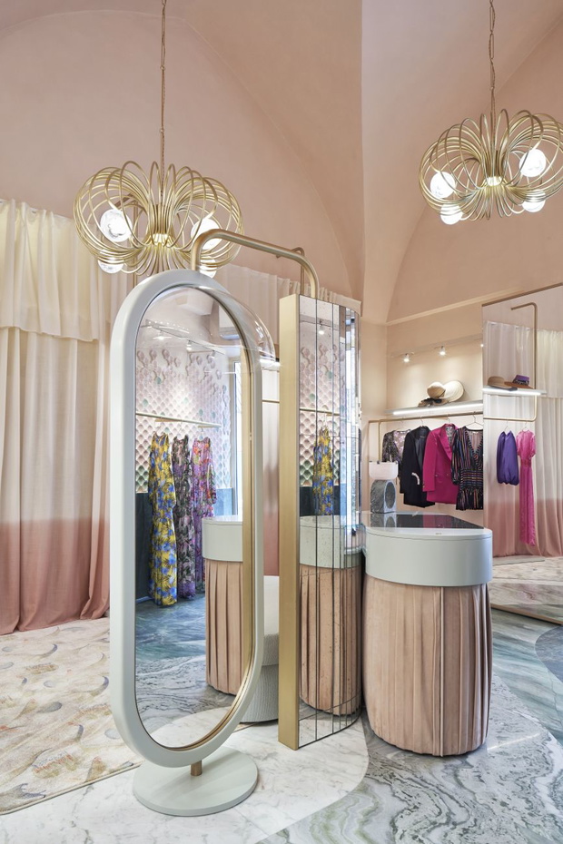 pink-closet-rozowy-butik-w-palazzo-avino-projekt-cristina-celestino5-bd68f4d