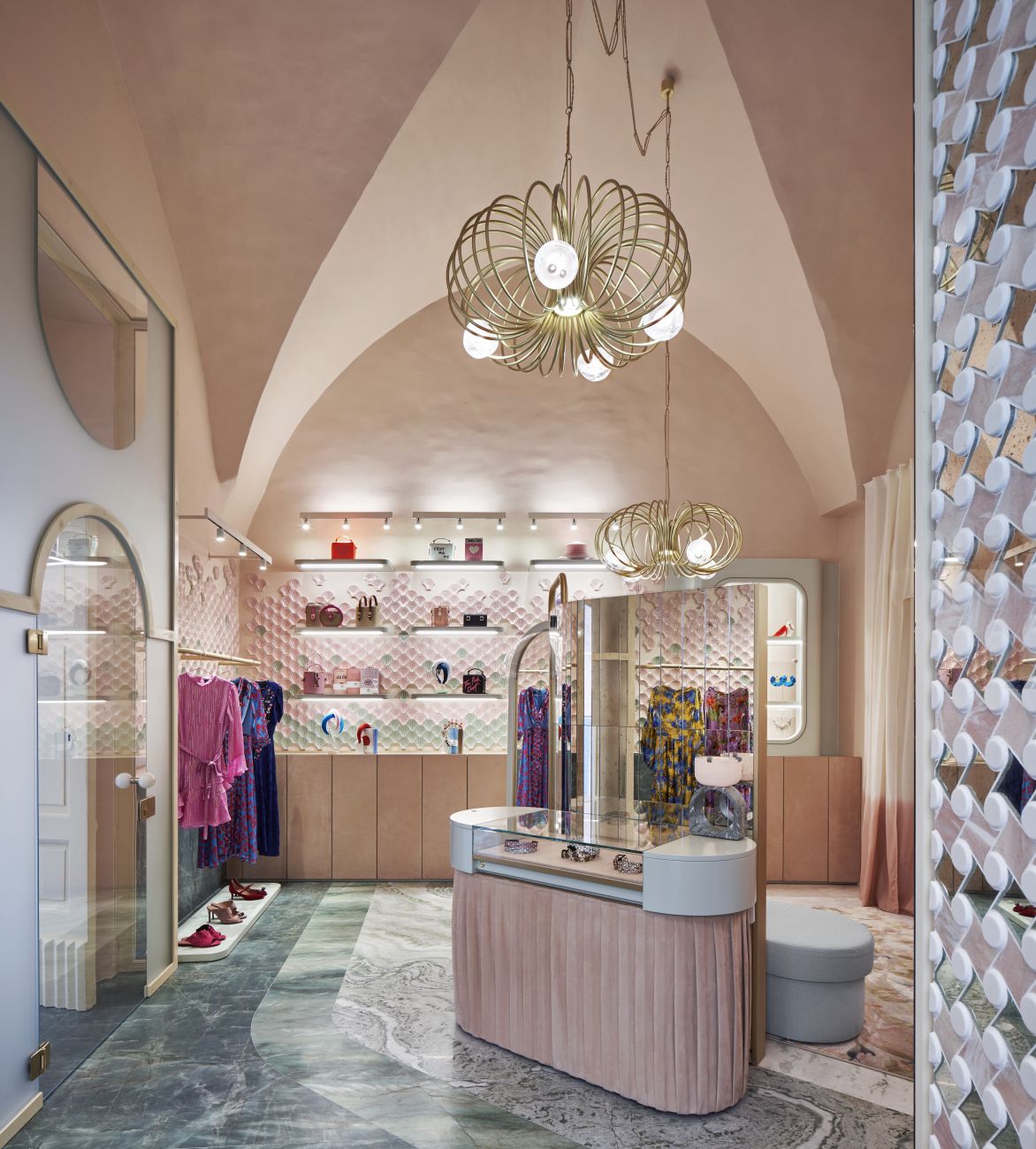 Pink Closet - różowy butik w Palazzo Avino, projekt: Cristina Celestino