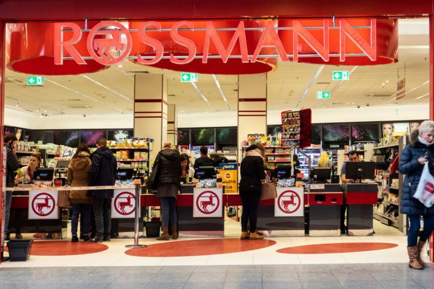 Promocja w Rossmann: 2+2 gratis w lipcu. Bezpieczne opalanie