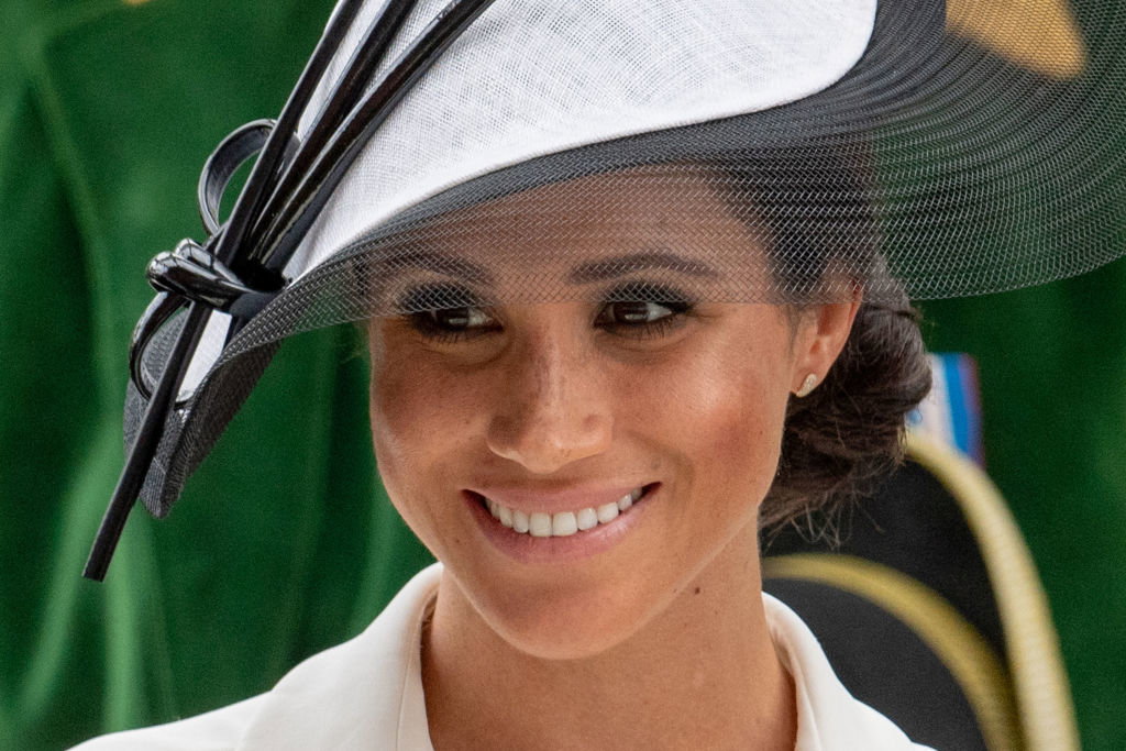 Meghan Markle zaprojektuje kolekcję ubrań! Co na to królowa Elżbieta?