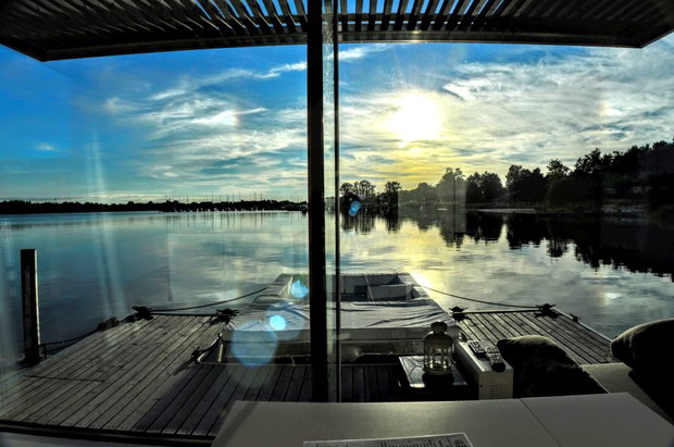HT Houseboats