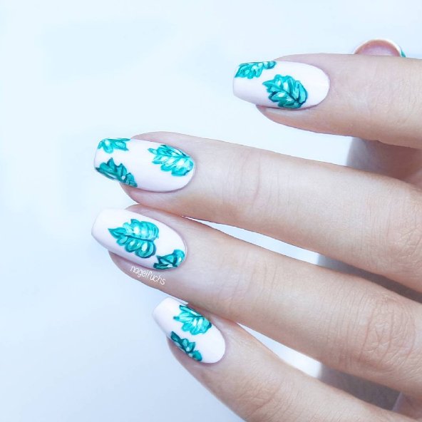Manicure w liście