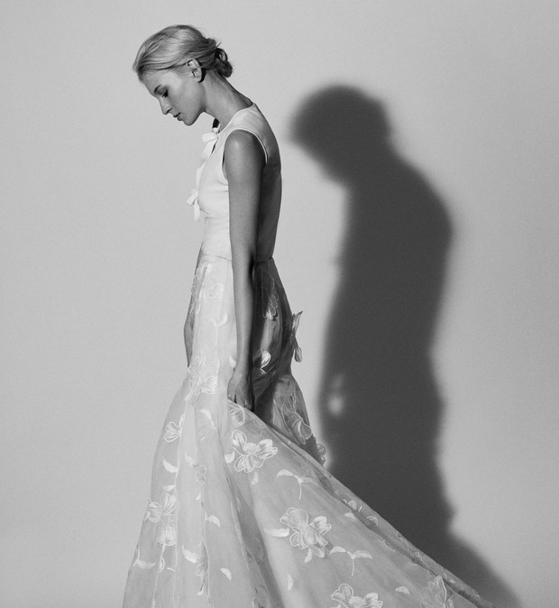 Suknia ślubna z trenem Carolina Herrera