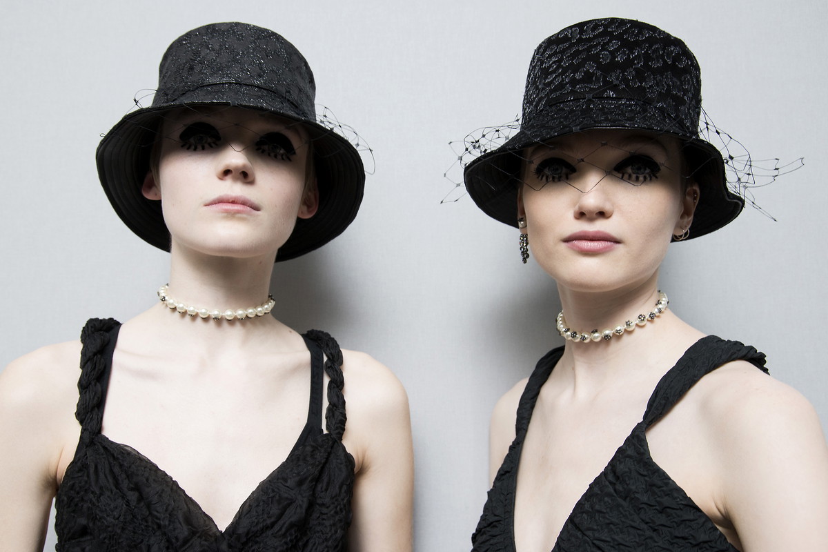 perłowe chokery - Dior aw 19/20