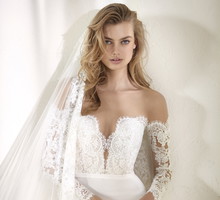 Suknia ślubna Pronovias model Dracma