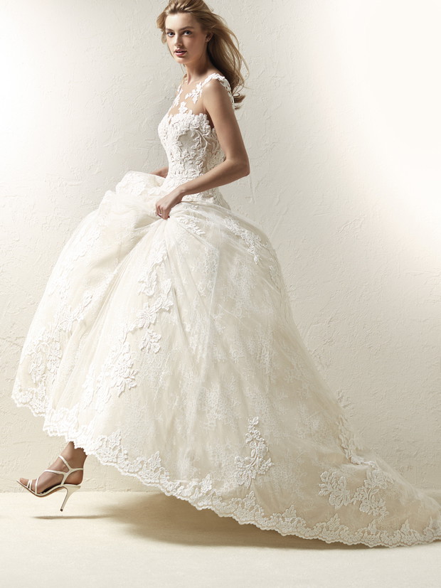 Suknia ślubna Pronovias model Dracme
