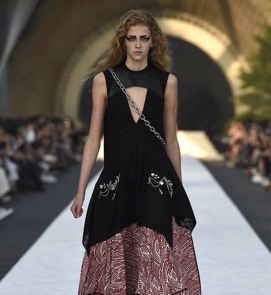 Kamizela i spódnica Louis Vuitton Resort 2018