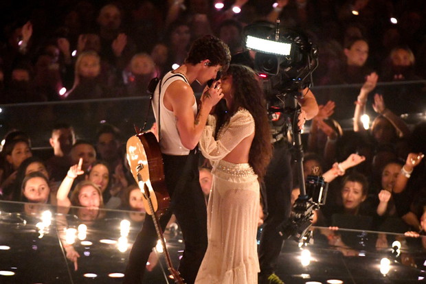 Shawn Mendes i Camila Cabello zaśpiewali Señorita na MTV VMA 2019