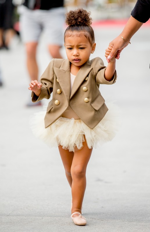 Niania Kim Kardashian idzie z North na balet