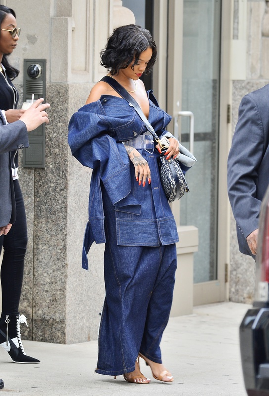 Rihanna w jeansie