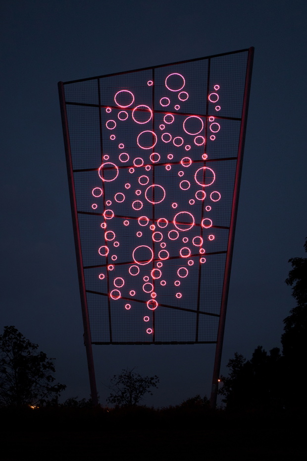 maurycy-gomulicki-neon-s-wiatlotrysk-warszawa-2019-rok1-e997b39