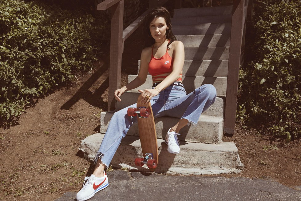 Bella Hadid w kampanii Nike Cortez