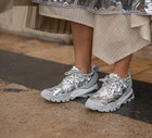 modne sneakersy - street fashion