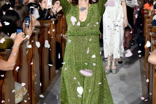 Alexa Chung, pokaz jej pierwszej kolekcji