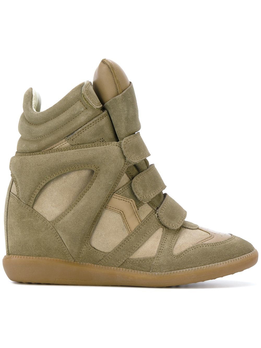 Model wedge shoes