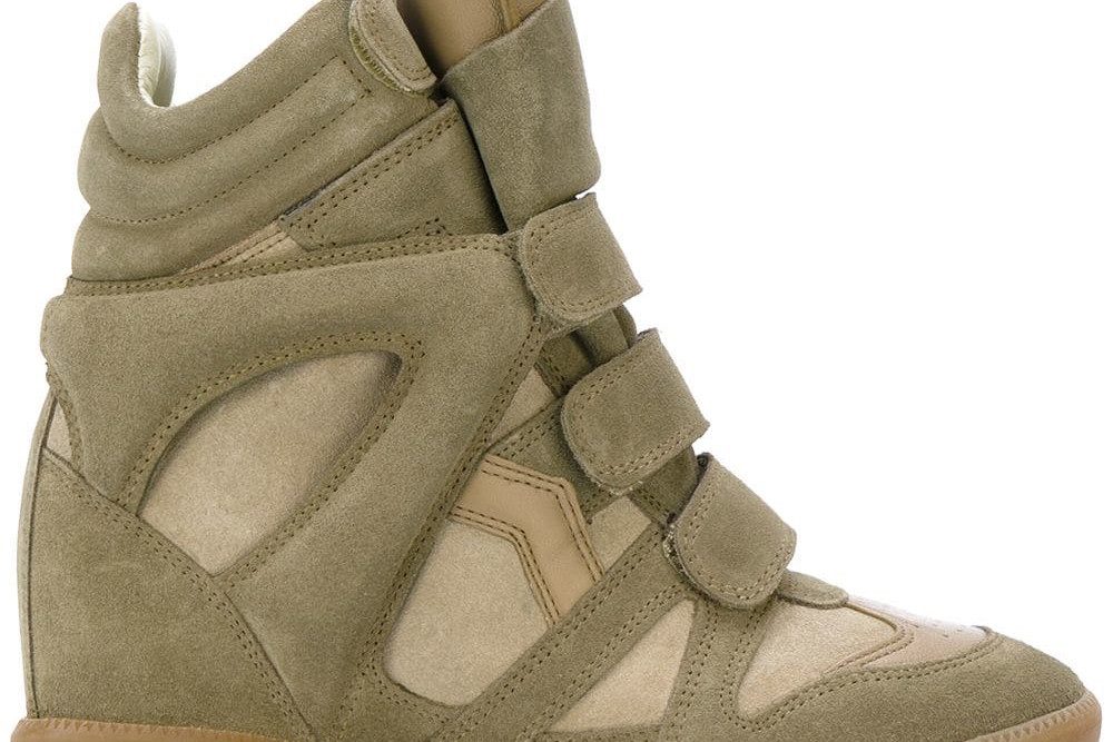 Model wedge shoes