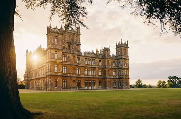 nocleg-w-serialowym-downton-abbey-3aa23b8