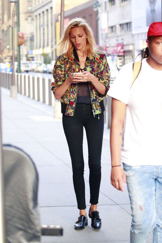 Anja Rubik w drodze na koncert U2 w Madison Square Garden