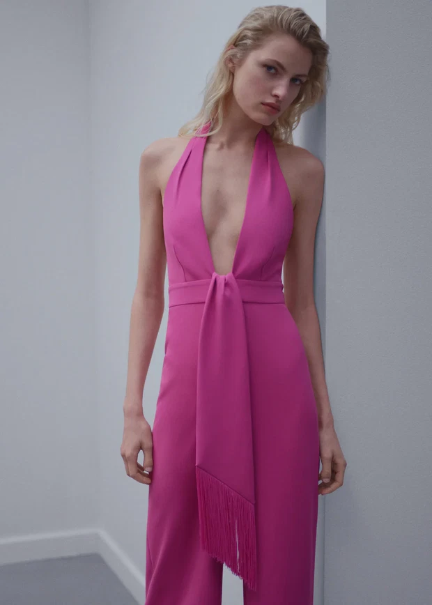 Kombinezon halter z ozdobną kokardką z Mango (800 zł)