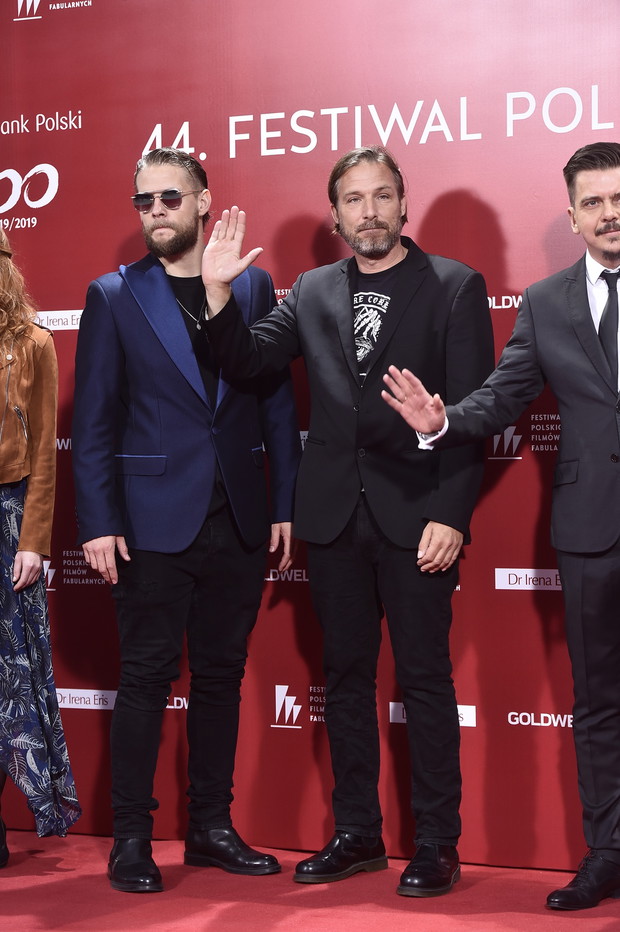 Sebastian Fabijański i Xawery Żuławski na gali zamknięcia Festiwalu Filmowego w Gdyni 2019.