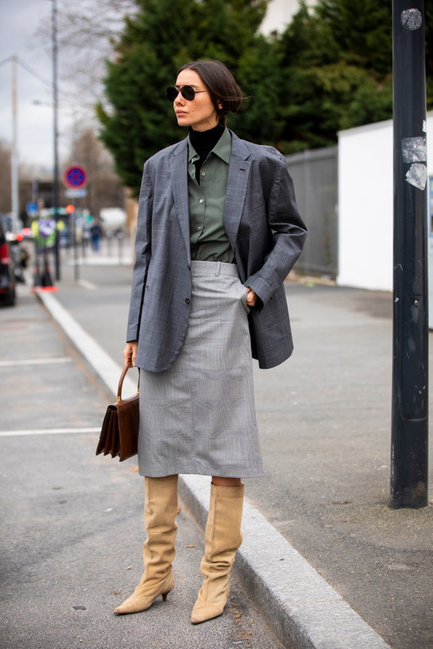 Street Style - Paris Fashion Week Womenswear Fall/Winter 2019/2020 : Day Seven