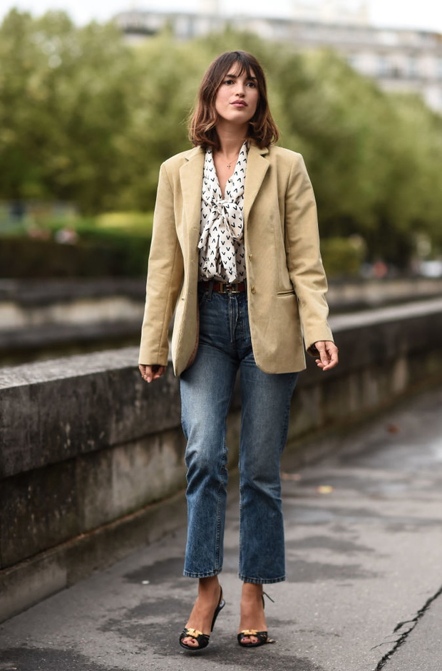 Street Style : Paris Fashion Week - Womenswear Spring Summer 2020 : Day Seven