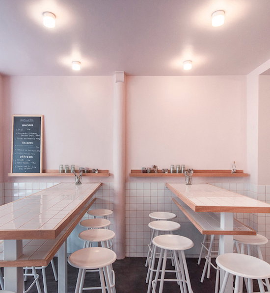 Bar YAFO w kolorze millennial pink, fot. mat. prasowe