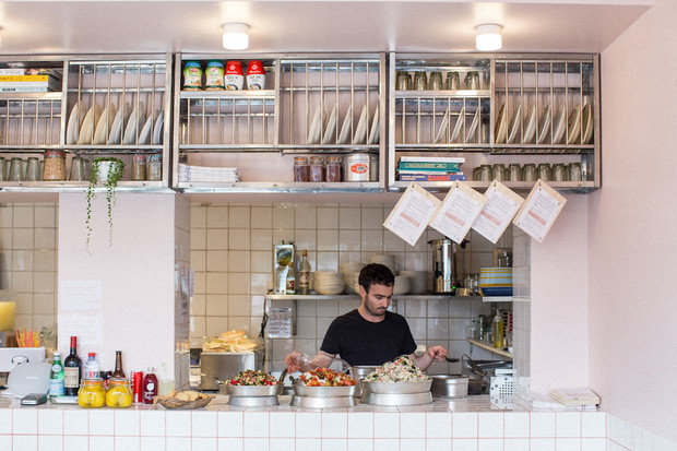 Bar YAFO w kolorze millennial pink, fot. mat. prasowe