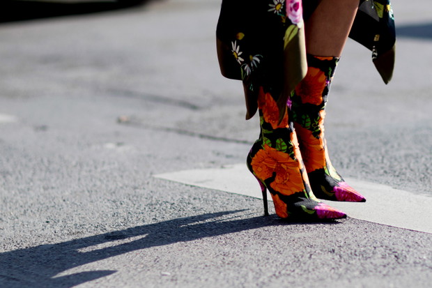 Dodatki gości na Paris Fashion Week haute couture jesień-zima 2017/18
