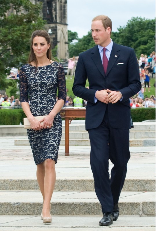 Księżna Catherine w sukience Erdem podczas wizyty w Ottawie, 2011 rok