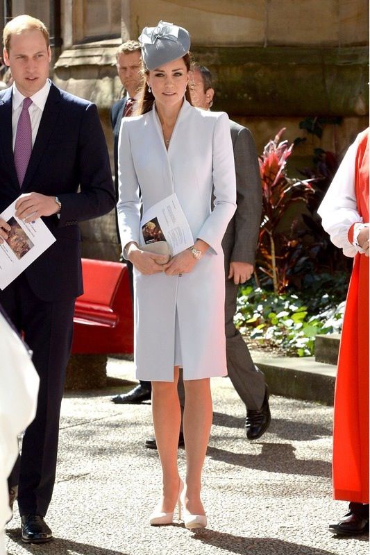 2014 rok: Księżna Catherine w płaszczu Alexander McQueen po mszy w katedrze St. Andrew’s w Sydney