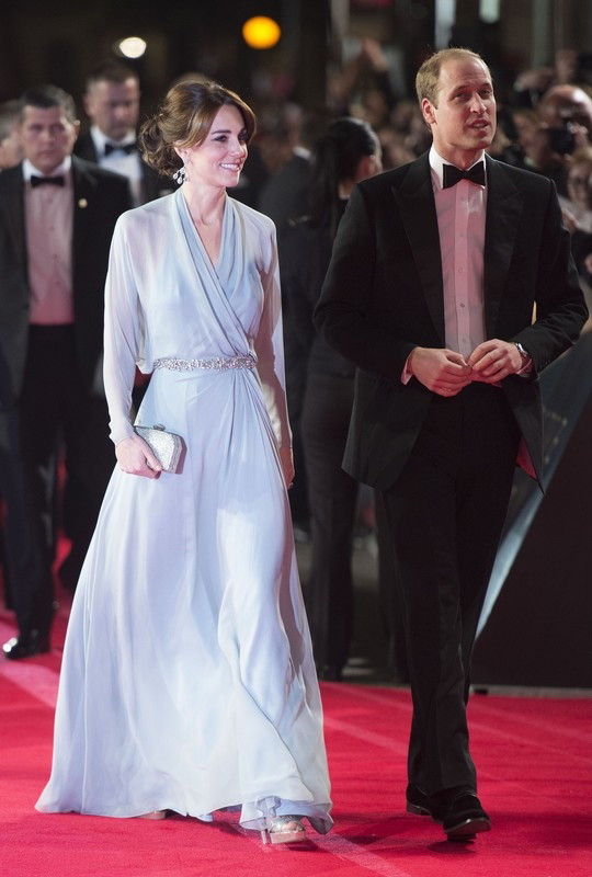 2015 rok: księżna Kate i książę William na premierze filmu Spectre