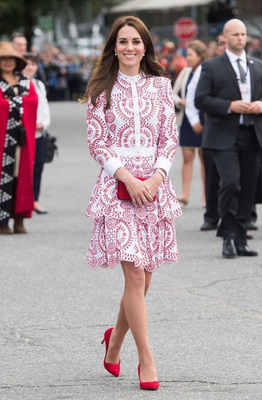 2016 rok: Księżna Catherine (w sukience Alexander McQueen) w Vancouver,